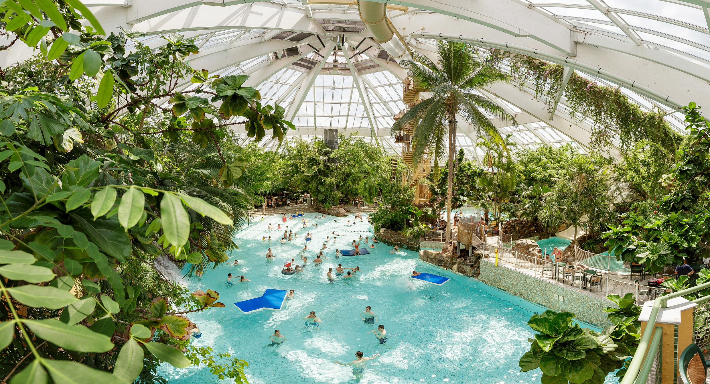 Center Parcs & Sunparks heropenen subtropische zwembaden - Travel Like ...